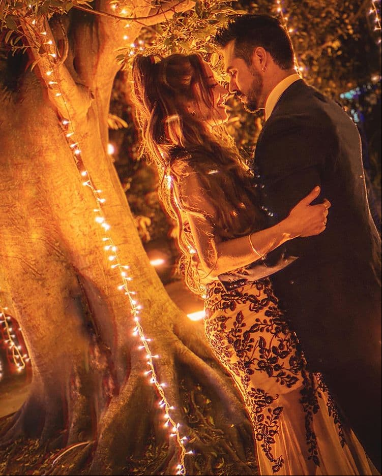 El 28 de febrero, en el cumpleaños de Jessica Díaz, el actor felicitó a la actriz con una fotografía en la que confirmó su noviazgo. "Nunca hubiera imaginado que nosotros los sobrinos 5 años después íbamos a ser novios, dicen que el hombre propone, pero ¡Dios dispone! ¡Hoy me siento el más feliz y afortunado de que tú me hayas elegido a mí, de la forma que yo te elegí a ti!", dijo.