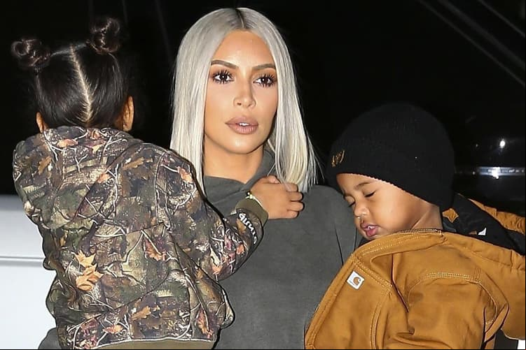 Hospitalizan al hijo de Kim Kardashian