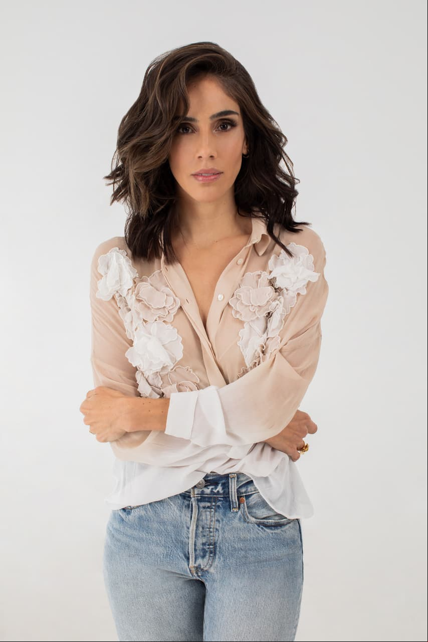 Sandra Echeverría rompe en llanto al recibir mensaje de su fallecido abuelo a través de médium