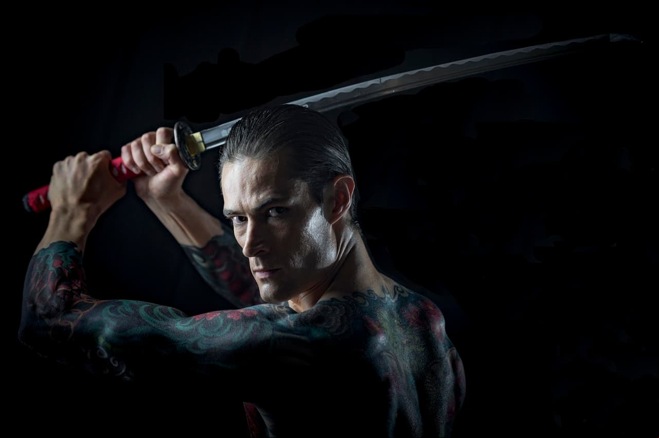 Álex Durán revela qué hay detrás de sus tatuajes en El Dragón: '¡Me maquillaron todo!'
