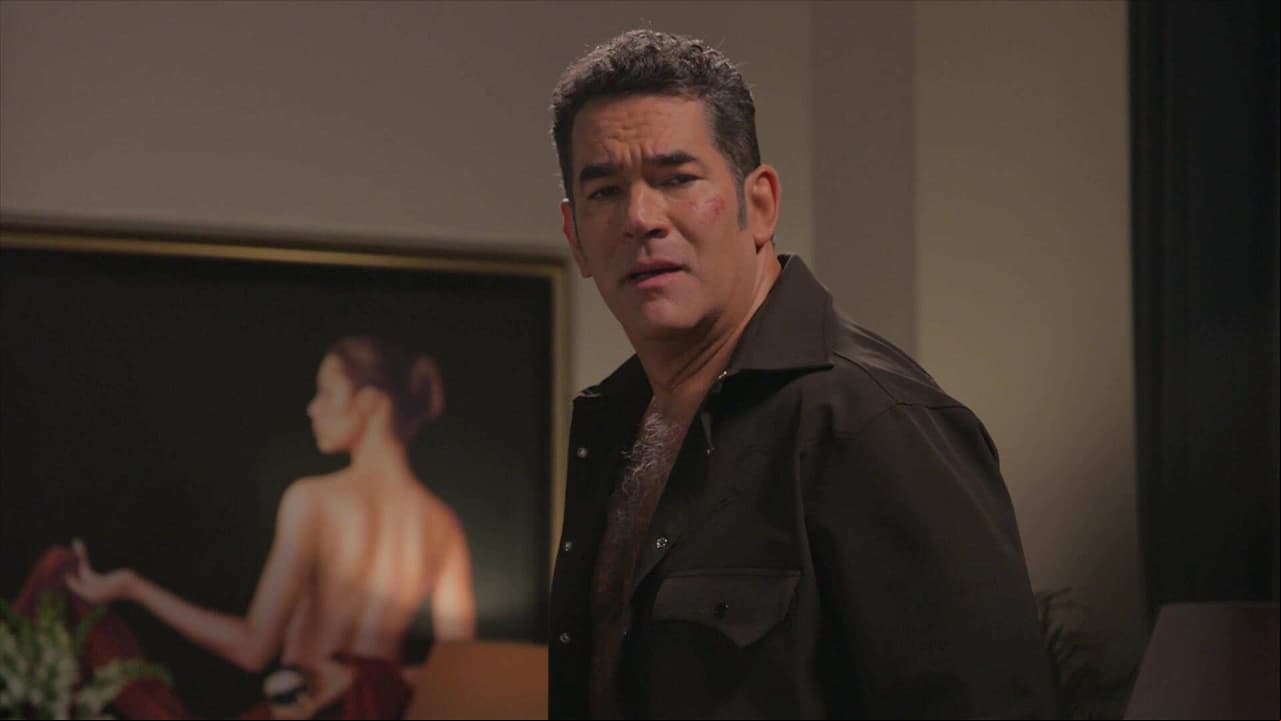 Octavio le ruega amor a Leticia