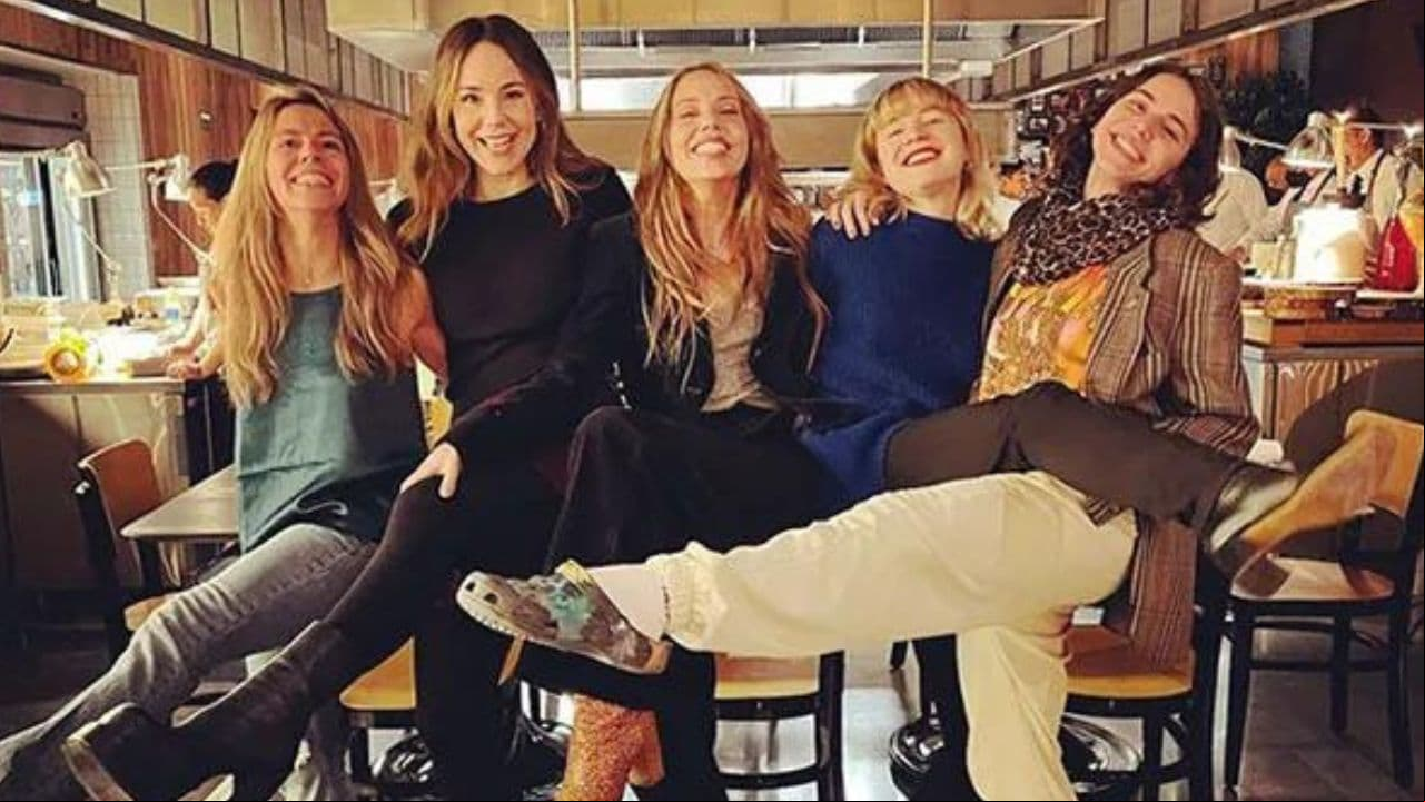 Camila Sodi junto a sus cuatro hermanas: Fernanda, Marina, Naian y Tessa en divertida reunión