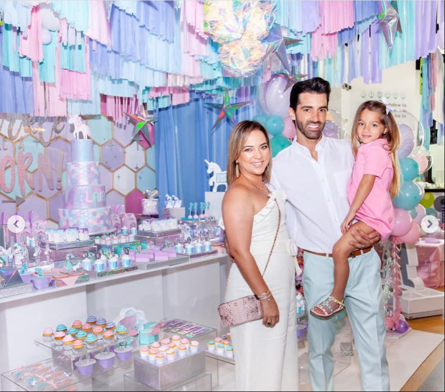 Alaïa, la hija de Adamari López y Toni Costa, cada año tiene una gran fiesta y para su cumpleaños número 4, en marzo de 2019, tuvo a los unicornios como tema central, por ello el salón estuvo decorado con cosas en tono pastel, además de tener un gran pastel, mesa de dulces y una piñata.