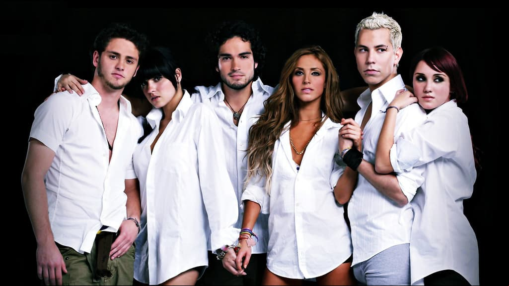 En 2007 lanzaron el disco Empezar desde cero, donde Anahí ya tenía de nueva cuenta el cabello castaño, y Christian Chávez volvió a ser rubio.