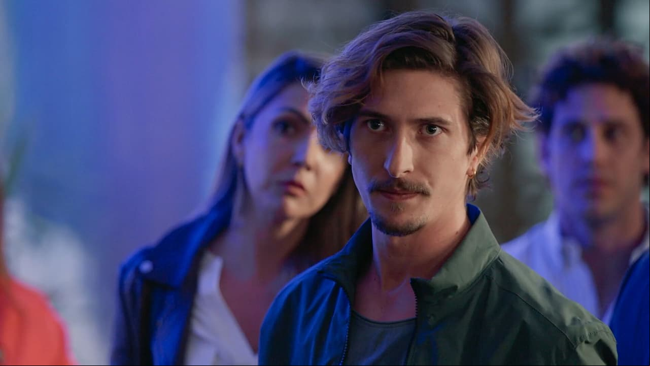Gabriel denuncia a Alejo frente a todos en ‘Amor Dividido’