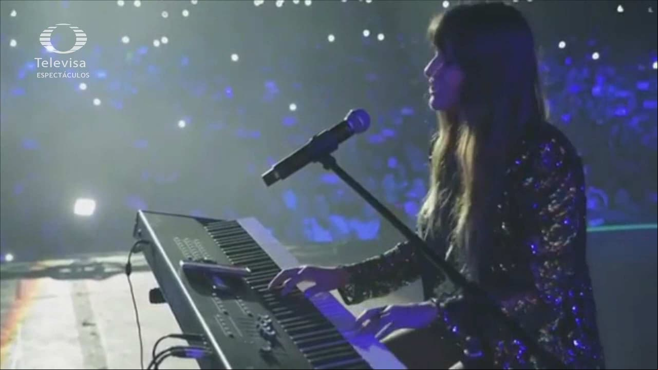 Con un piano y su voz, Ha*Ash salva show en Perú