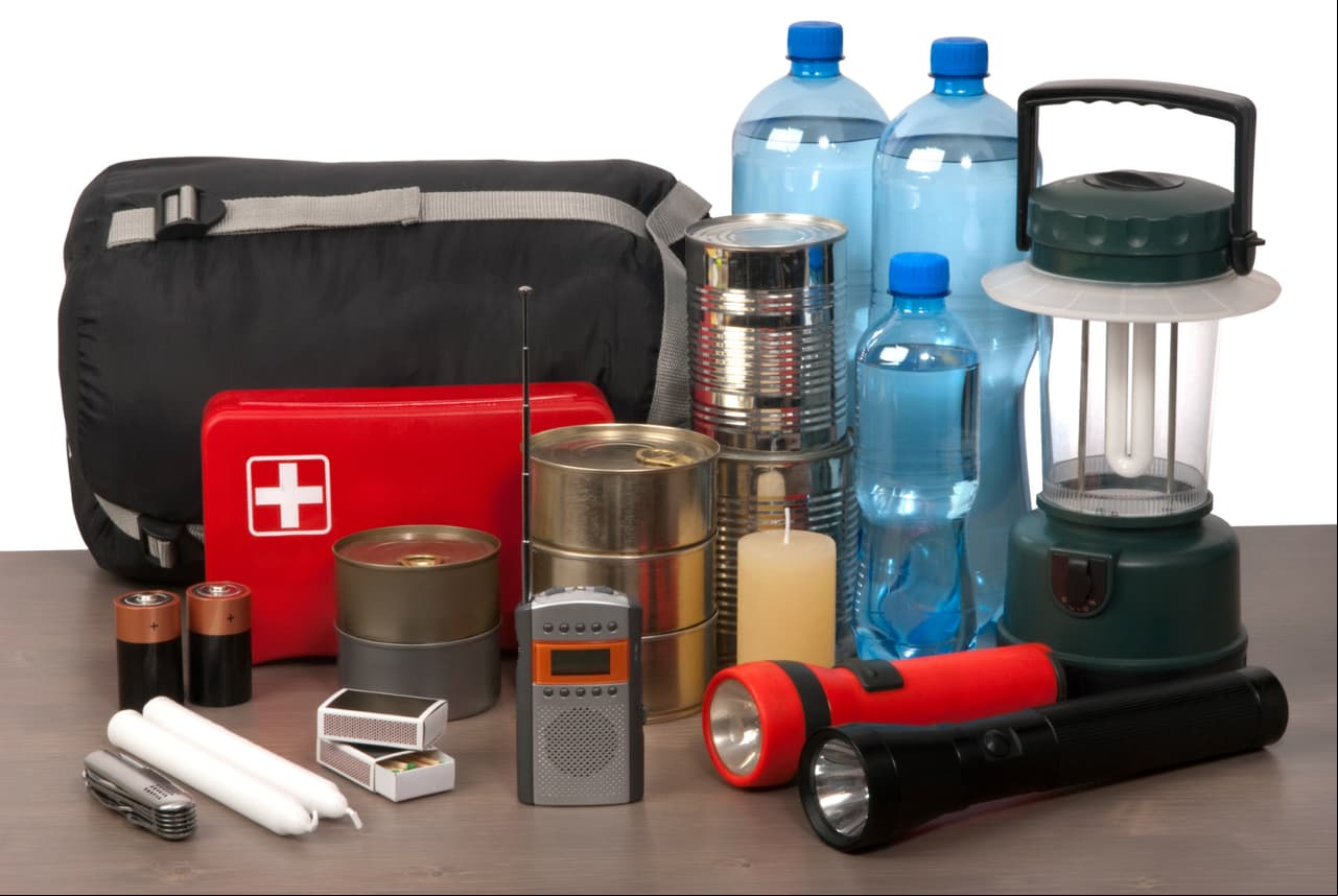 ¿Qué debe tener un kit de emergencia?