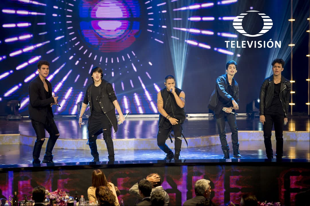 CNCO fue el éxito musical de la noche.