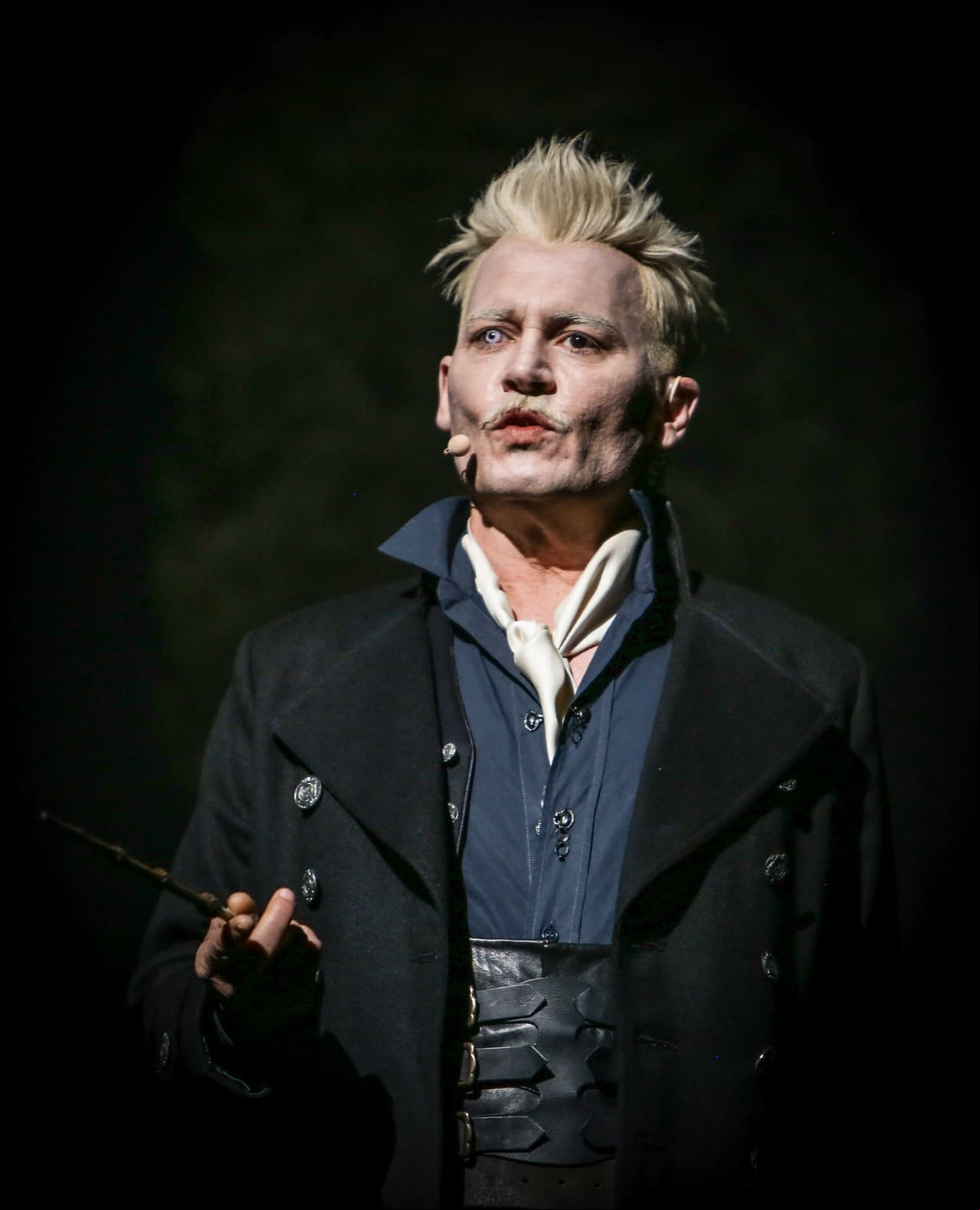 “Albus Dumbledore” recluta a su antiguo estudiante “Newt Scamander” para detener a este poderoso mago oscuro (FOTO: The Grosby Group)
