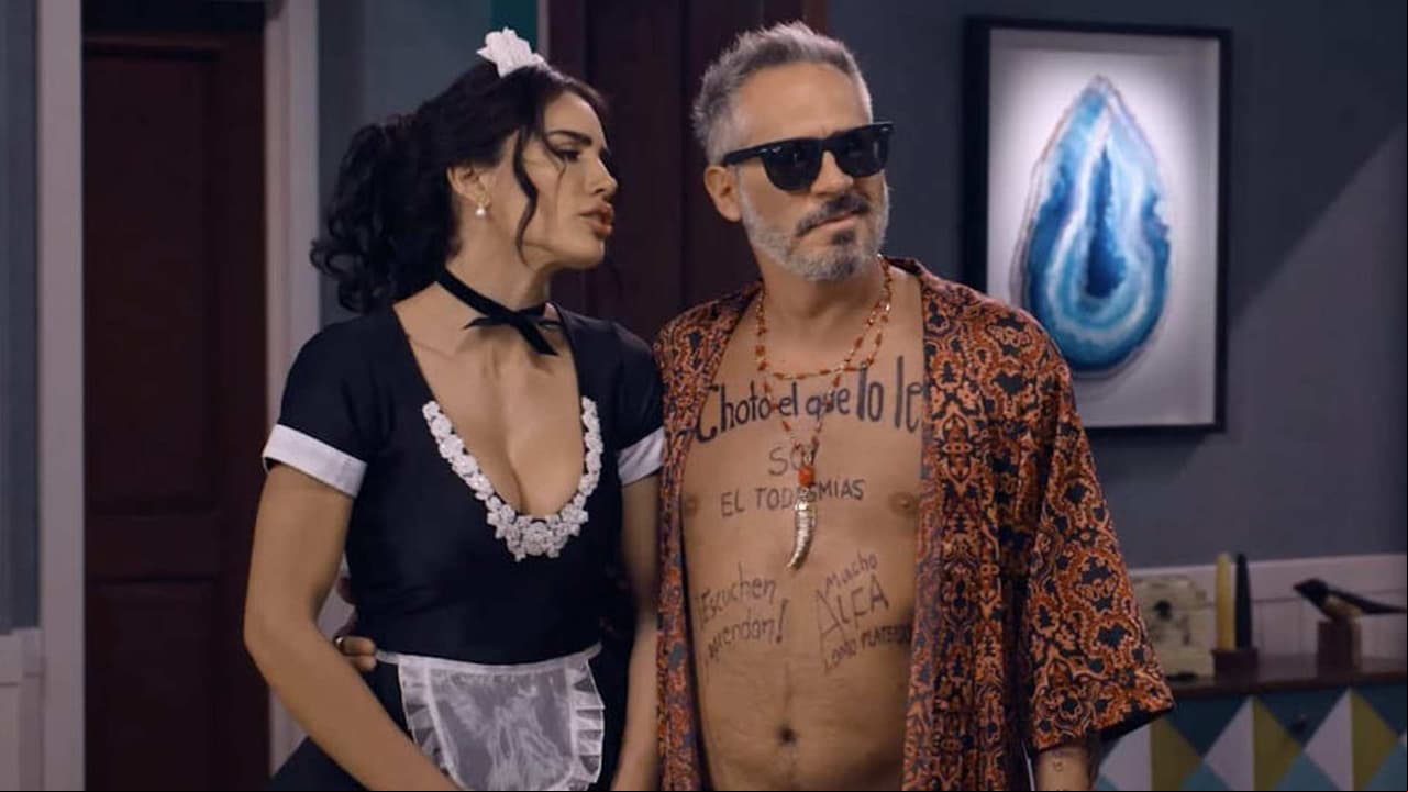 Así fueron el doblaje y las caracterizaciones de Arath de la Torre en 'Simón dice 2'