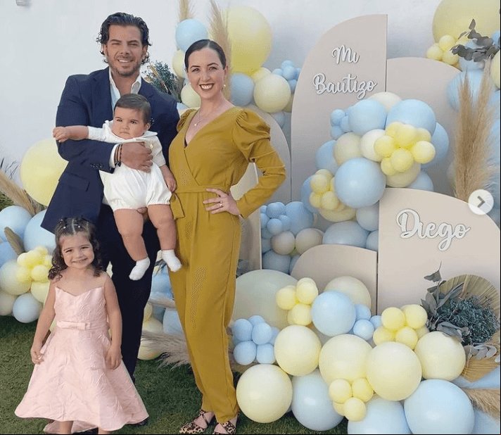 Después de las fiestas de princesas que Fátima Torre organizó hace tiempo para su hija Isabella, ahora la actriz causó revuelo en redes sociales al mostrar que bautizó a su pequeño Diego, de ocho meses de edad, con tremenda fiesta.