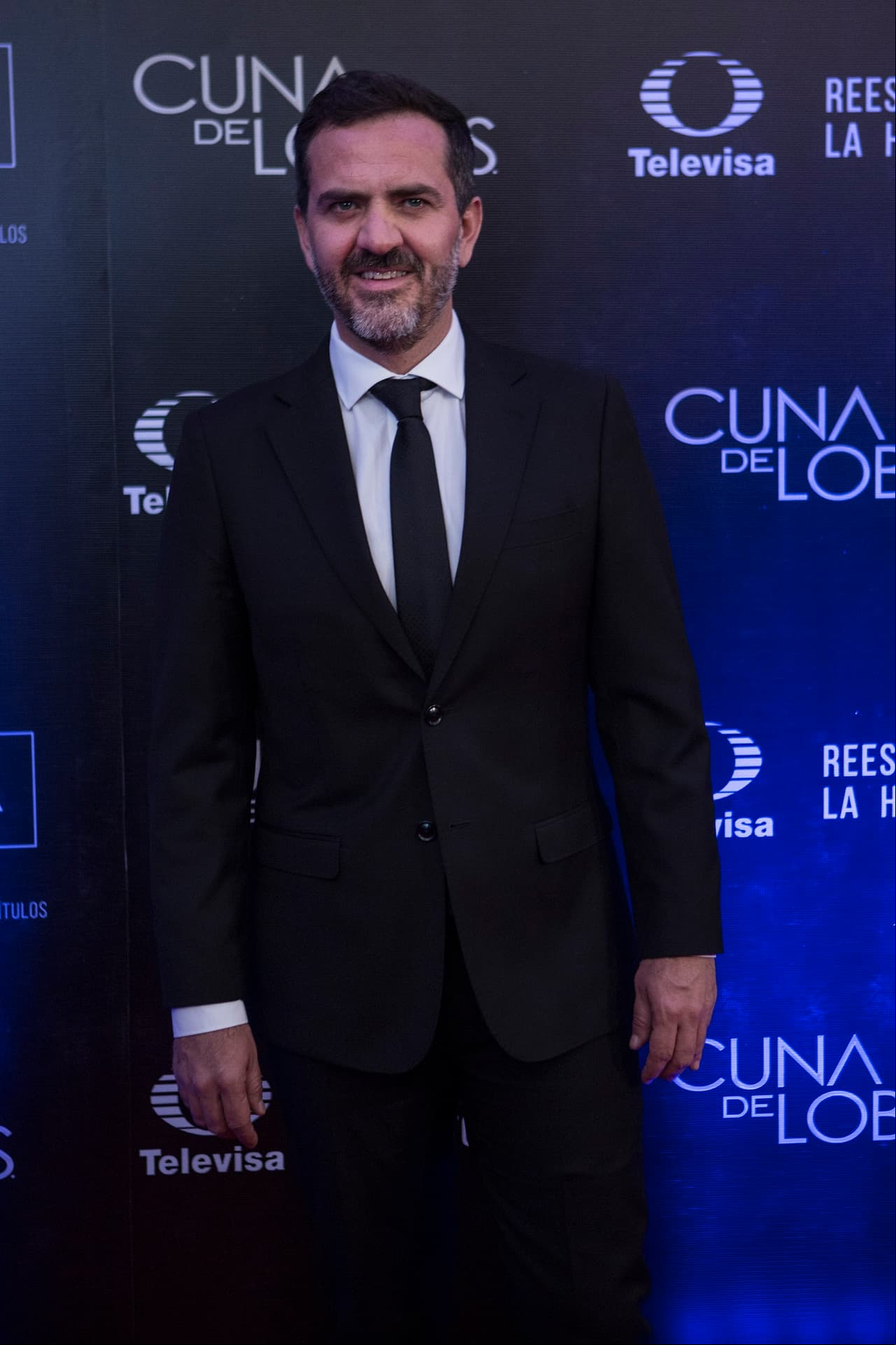 Flavio Medina da vida a Francisco. "Ser el amante por supuesto que me atrajo demasiado. ‘Francisco’ es un hombre atormentado, que tiene una debilidad muy fuerte que es ‘Catalina Creel’. Es un hombre que vive en un matrimonio disfuncional", describió.
