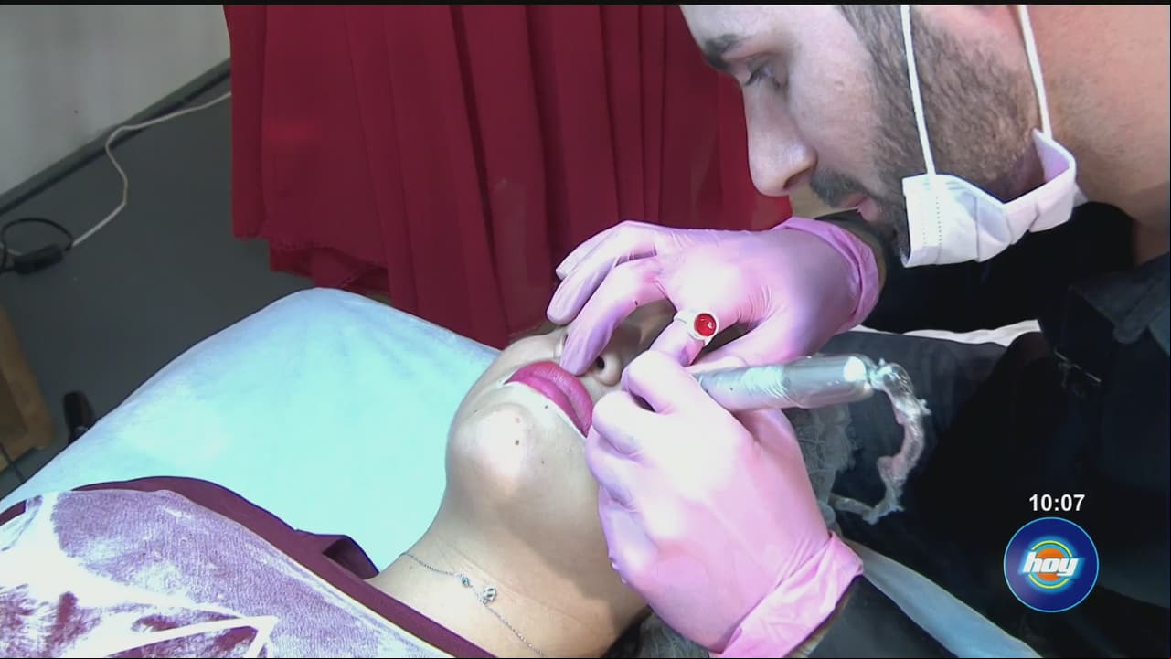 Tatuaje de labios, en vivo, para lucir radiante