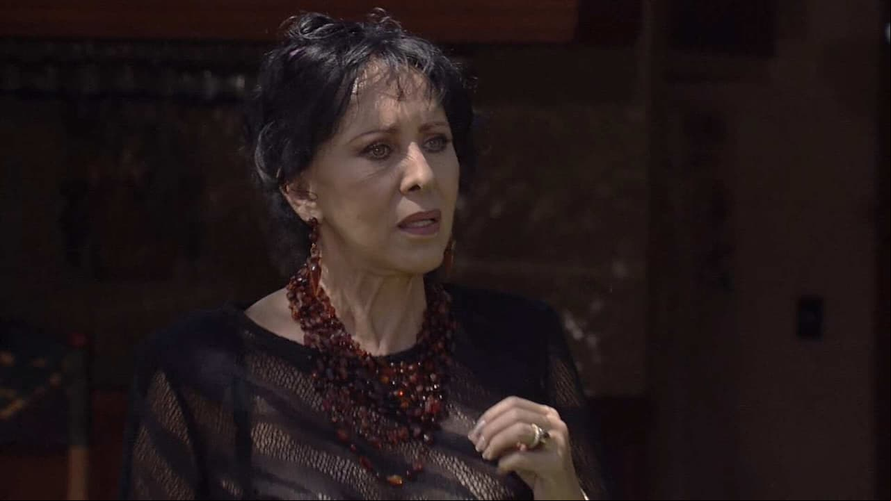 Lilia Aragón da vida a la madre de Yadhira Carrillo y la desprecia en ‘Rubí’
