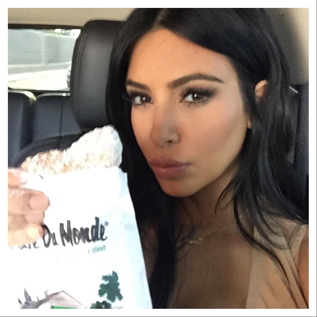 Más proteína, menos carbohidratos: Kim trataba de comer proteína para mantenerse satisfecha. Asimismo, incluía en su dieta carbohidratos ricos en fibra, esto evitaba que “picara comida” en el día.