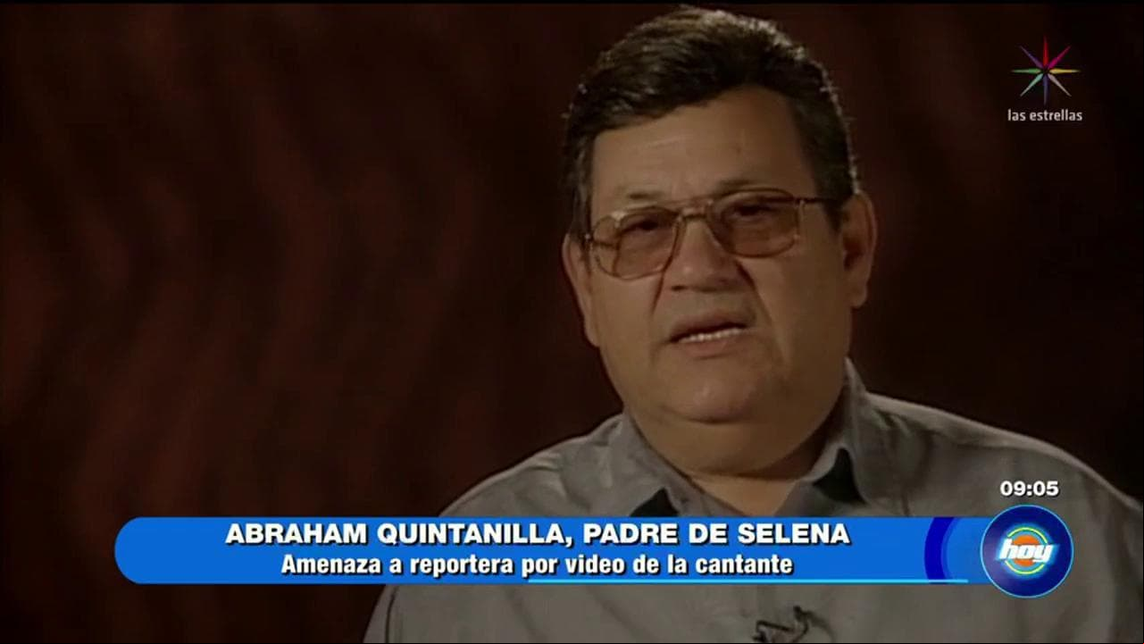 ¡Padre de Selena se va contra reportera!