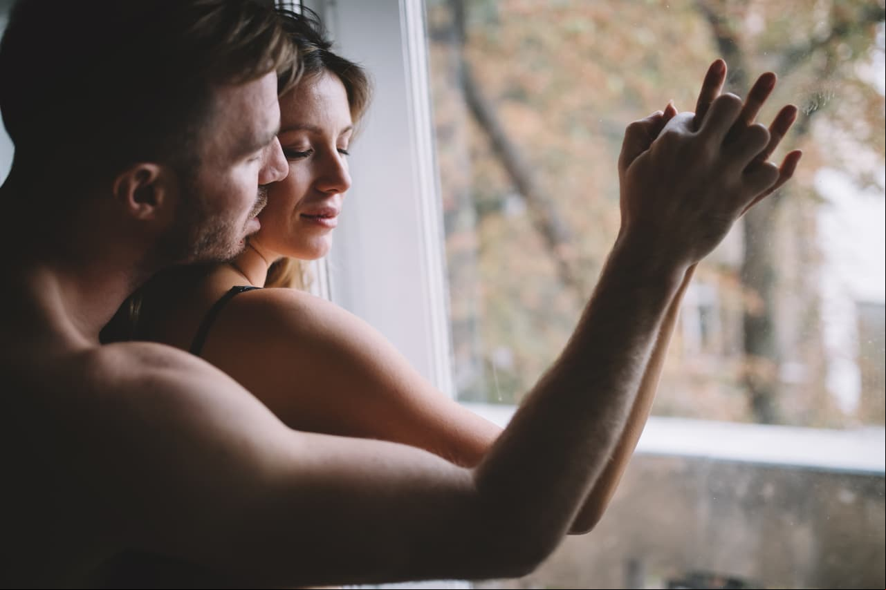 ¿Cuántas veces tocas el rostro de tu pareja para excitarla?