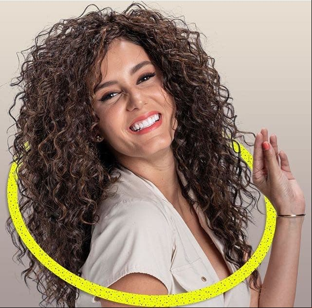 Bárbara Islas dará vida a 'Coral Palma del Mar', la simpática recepcionista del hotel donde trabaja 'Nico'.
