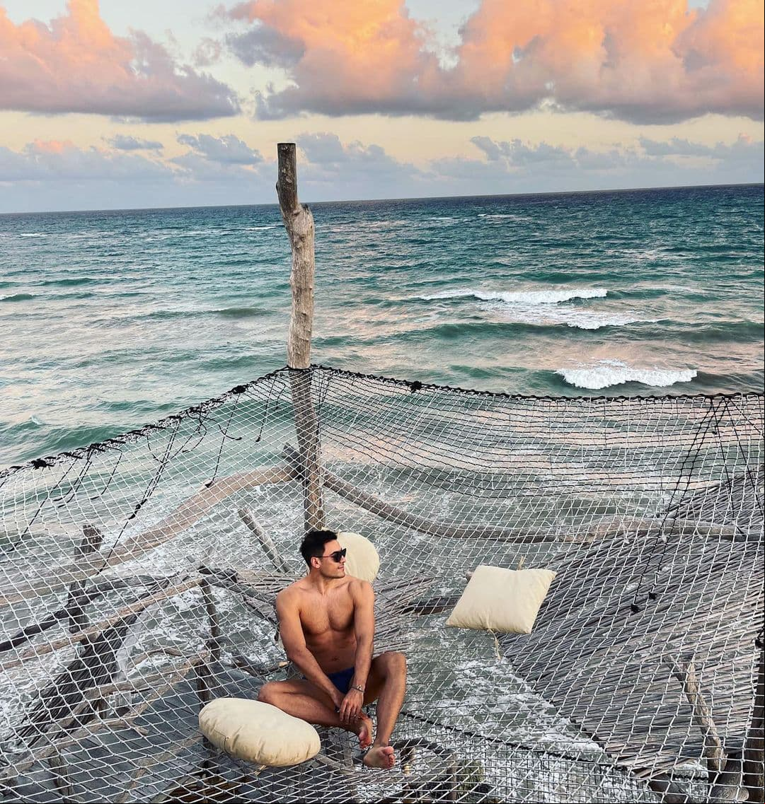 Carlos Rivera disfruta de Tulum