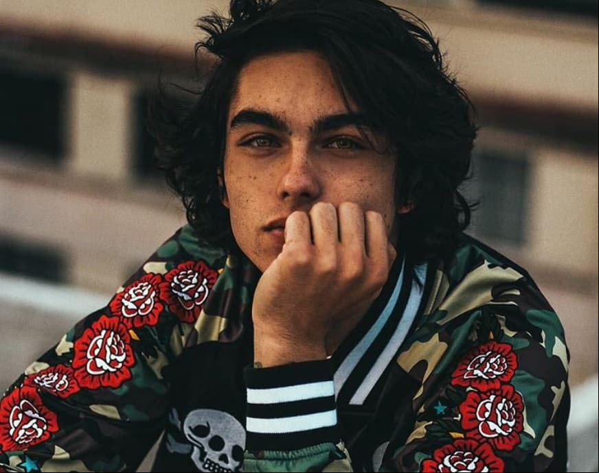 ¡Sergio Mayer Mori estrena romance con sexy modelo!