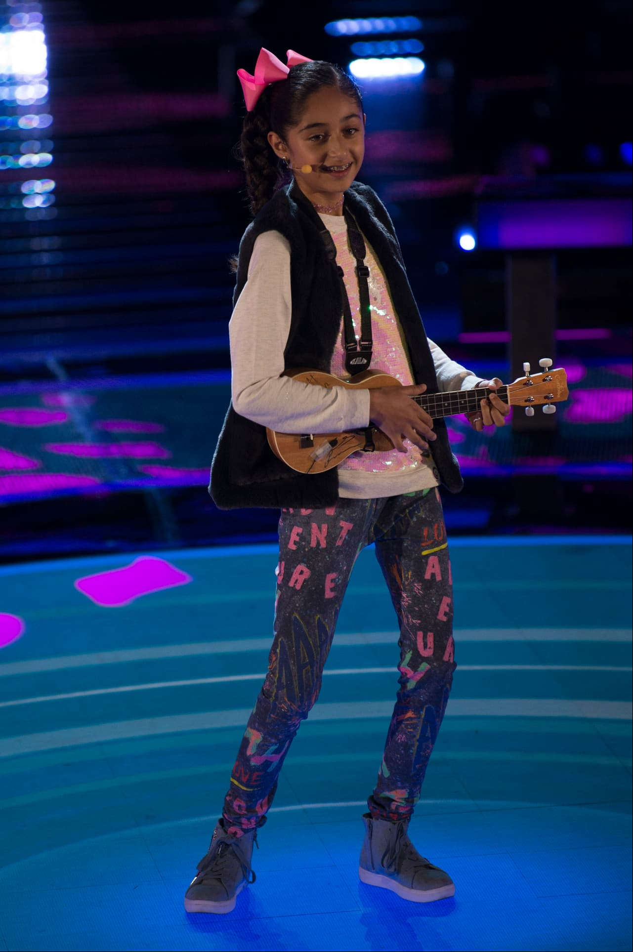 Mónica conquistó a Melendi al tocar con gracia su ukulele y demostrar gran poder vocal, su encantó podría llevarla a la gran final de La Voz Kids.