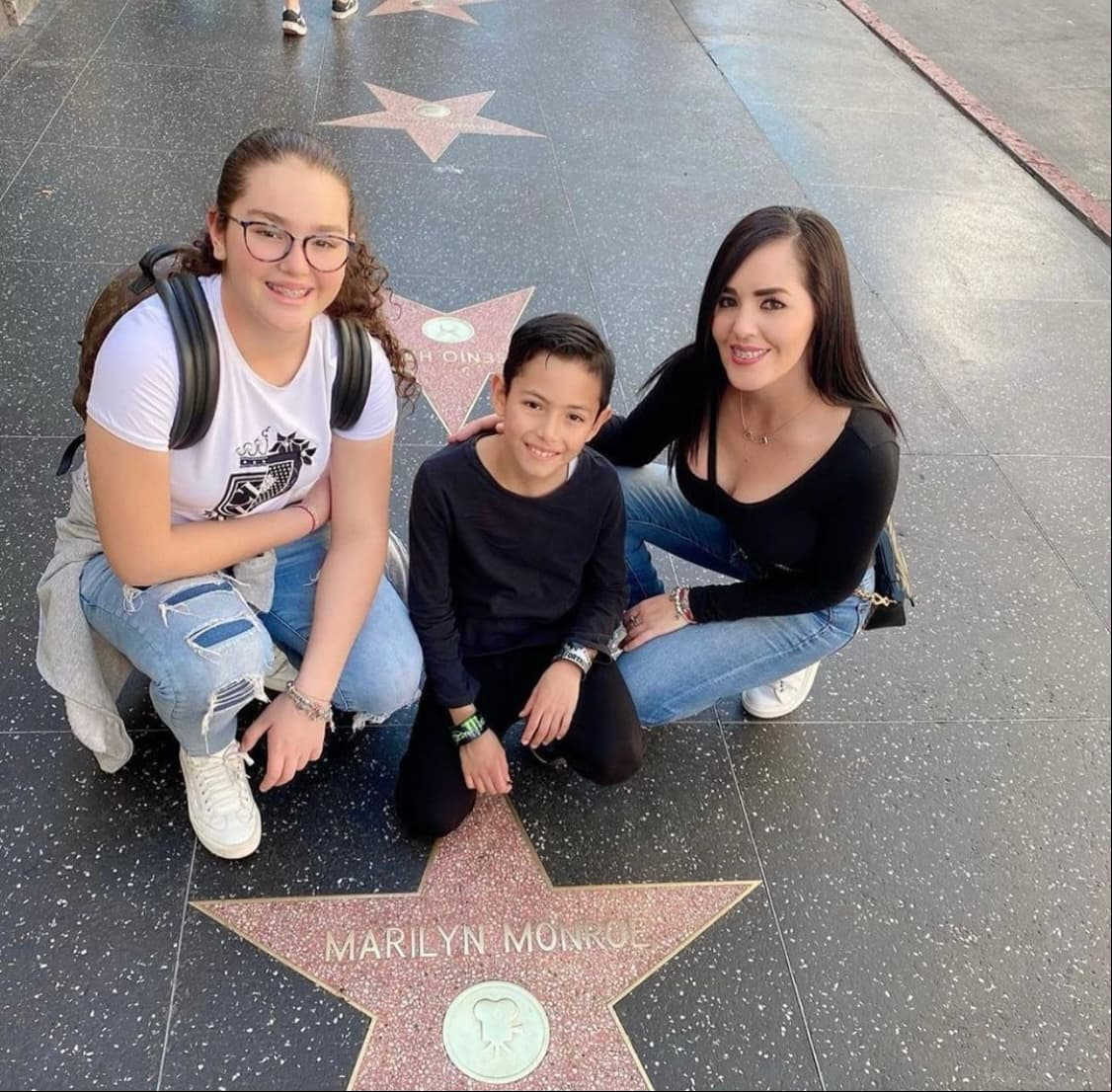A través de redes sociales, se pueden encontrar algunas imágenes de Beltrán junto a Emily, sin embargo, la madre de la pequeña está alejada de los reflectores.