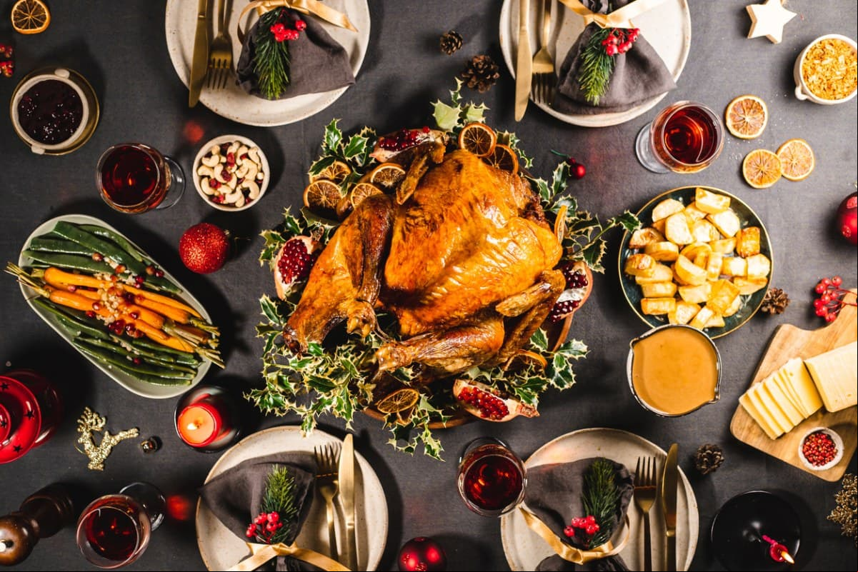 Pavo, bebidas calientes y hasta champagne son básicos en las fiestas decembrinas
