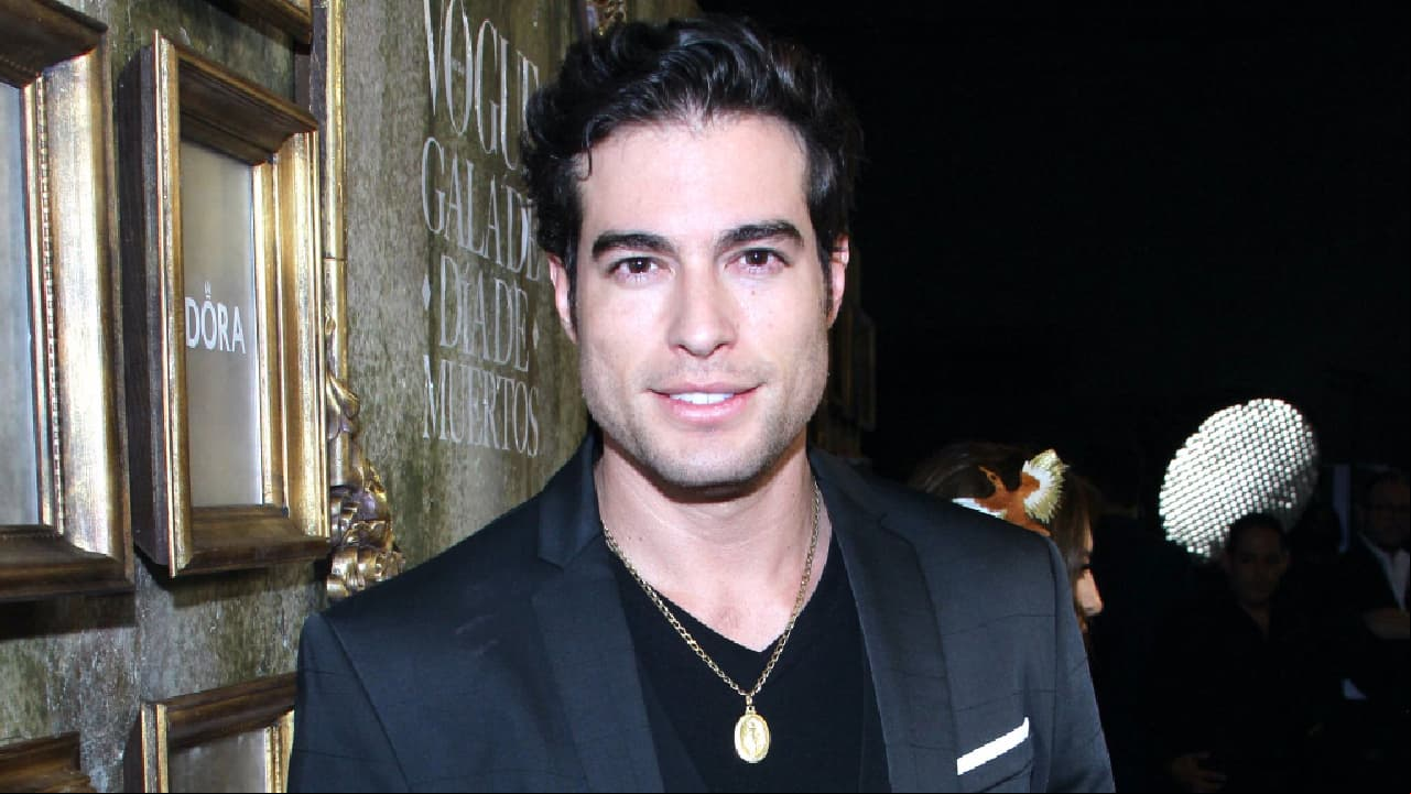 Danilo Carrera se reencuentra con ‘expareja’ y su esposo: dice que “estuvo en su boda”