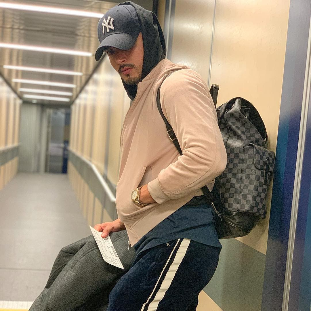 Ante los comentarios de la modelo, el joven simplemente se limitó a decir que “la perdonaba”, dejando claro que era un caballero y que ante todo la “respetaba”.