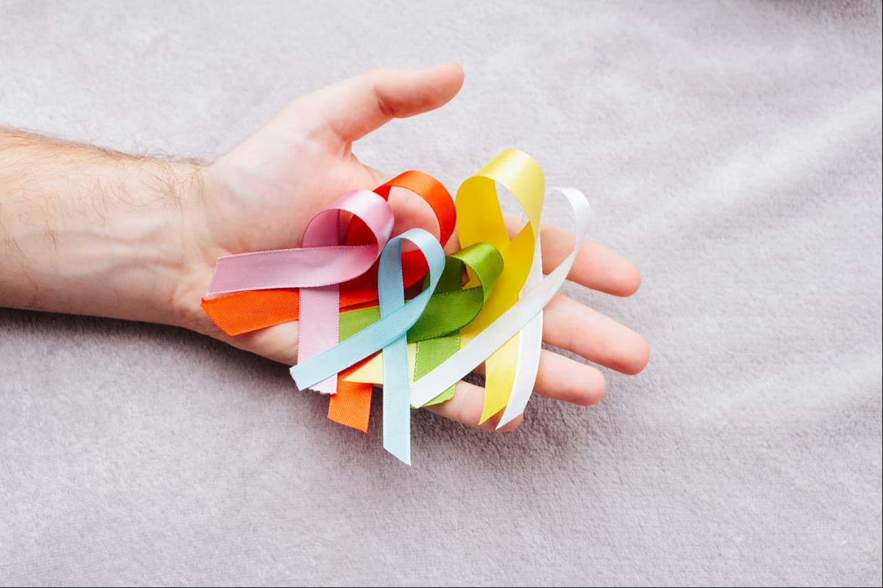 4. Reduce el riesgo de cáncer. El café disminuye hasta un 50% las probabilidades de sufrir cáncer de hígado, colon y mama.