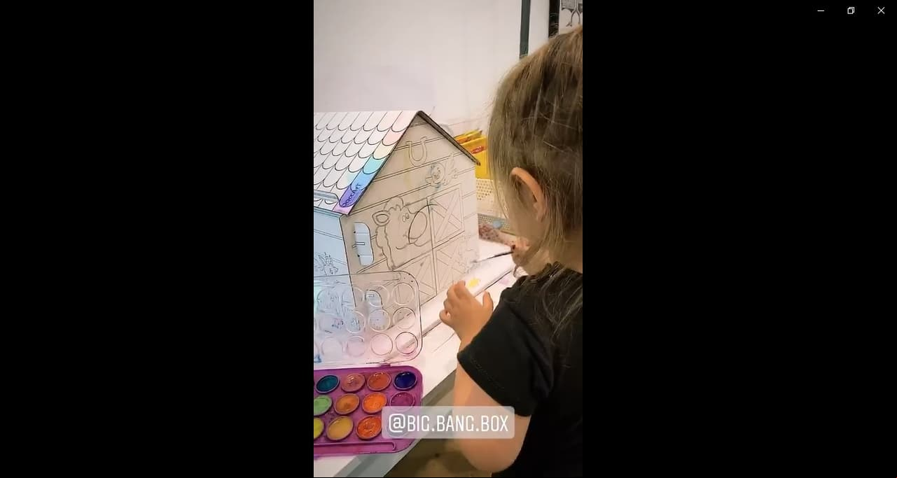 Aislinn Derbez mostró el talento para pintar de su hija Kailani
