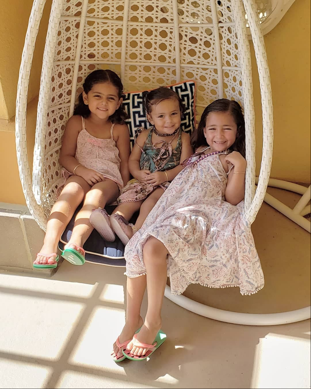 La conductora de La Voz US comparte con sus 4.4 millones de seguidores los aspectos más importantes de su vida familiar, por ello sube constantemente fotos de sus hijas.