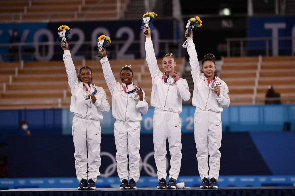Además, se presentará el equipo de "Fighting Four" de Biles, Jordan Chiles y Grace McCallum, con quienes ganó la plata en todo el equipo, serán los  principales de la gira.