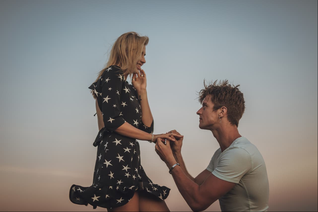 Descubre con quién tendrá una relación de amor seria Aries