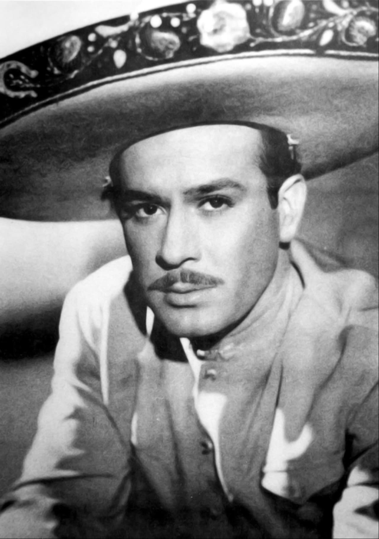 Pedro Infante simuló su muerte porque tenía problemas con gente peligrosa.
