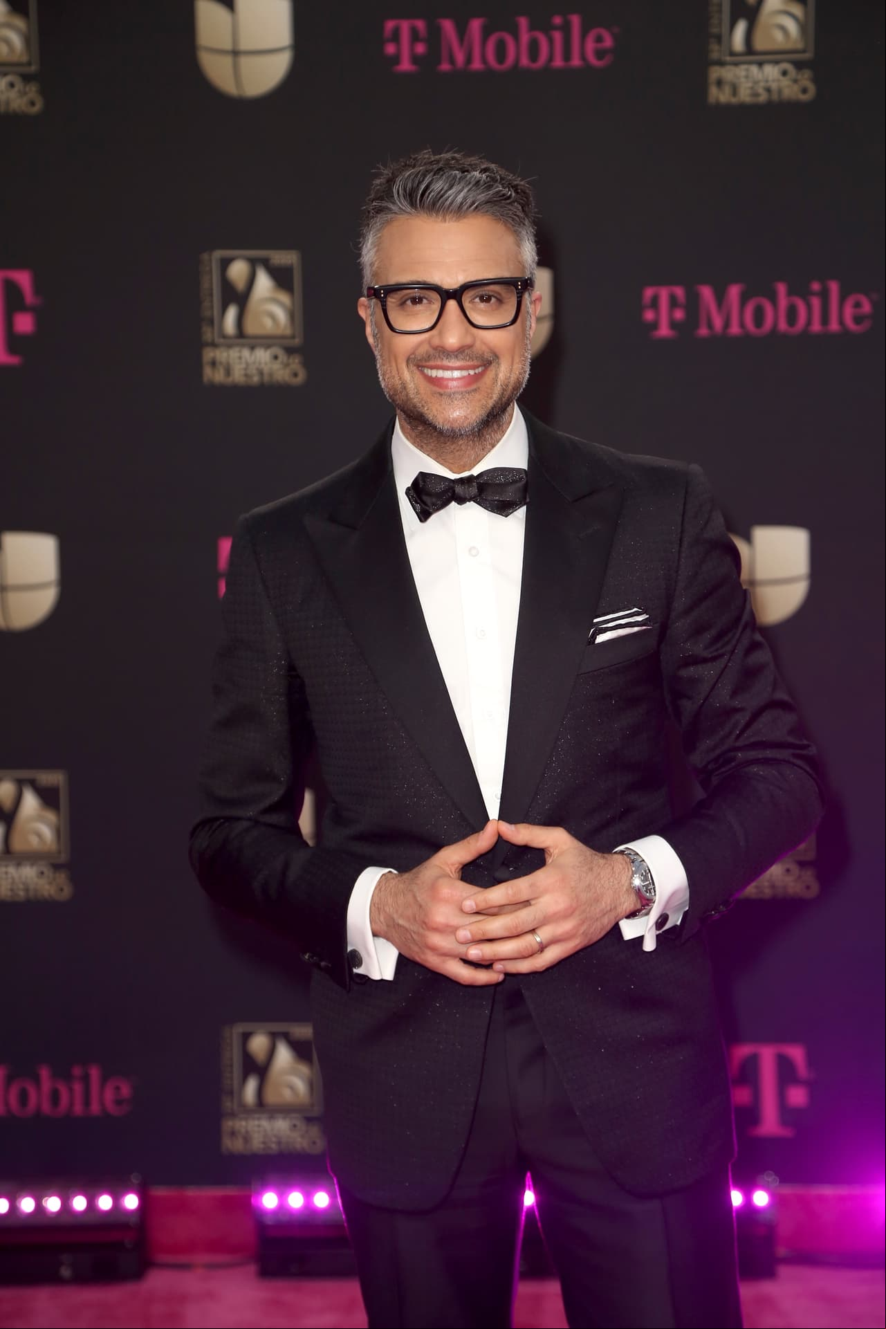 Finalmente, su hijo Jaime Camil se despidió las primeras horas de la mañana de este lunes 7 de diciembre con una imagen de su padre cuando era joven. Hasta el momento, no se ha expresado en palabras.