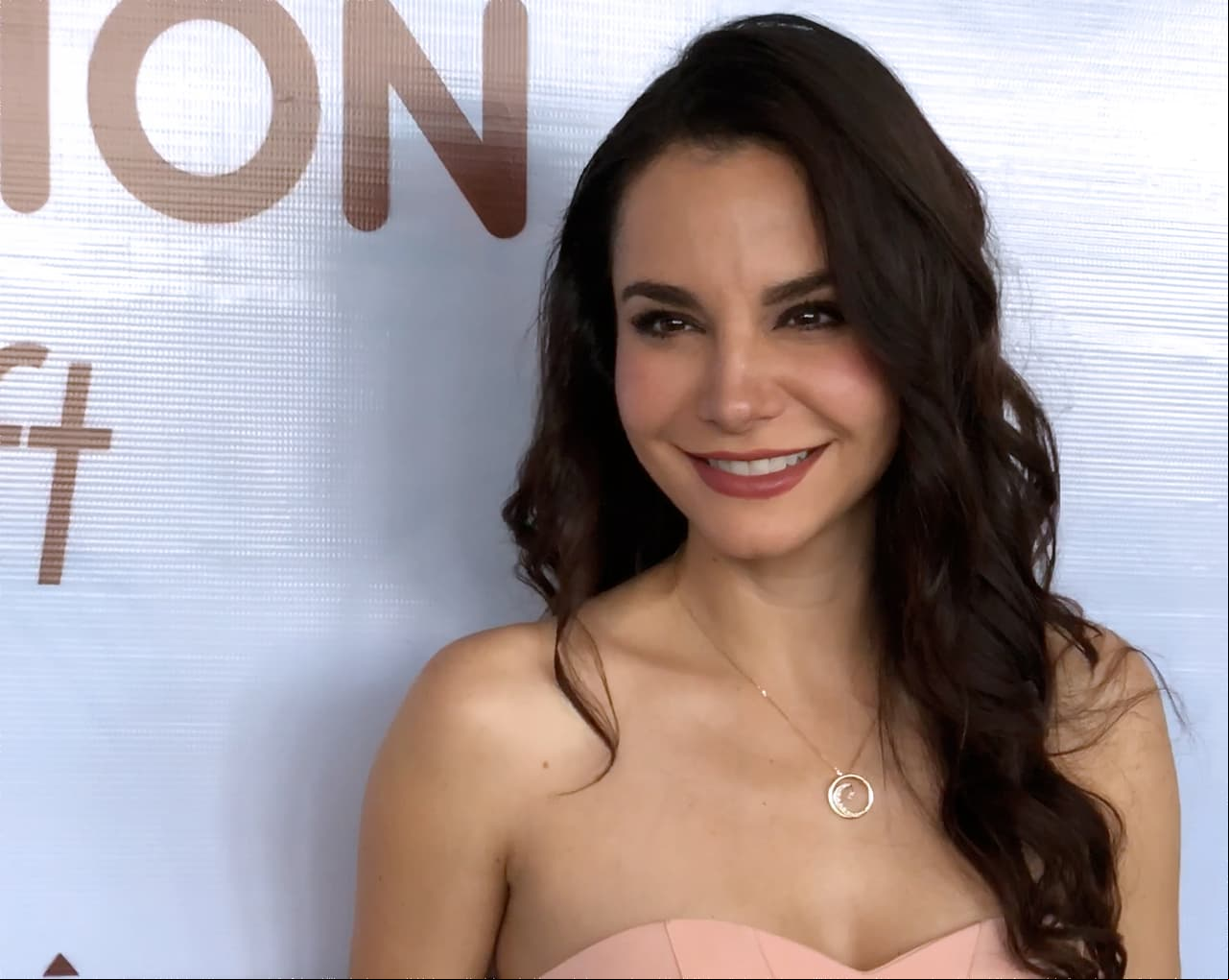 Martha Higareda pide a las mujeres que denuncien el acoso sexual