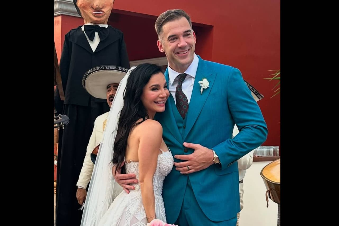 Martha Higareda y Lewis Howes.