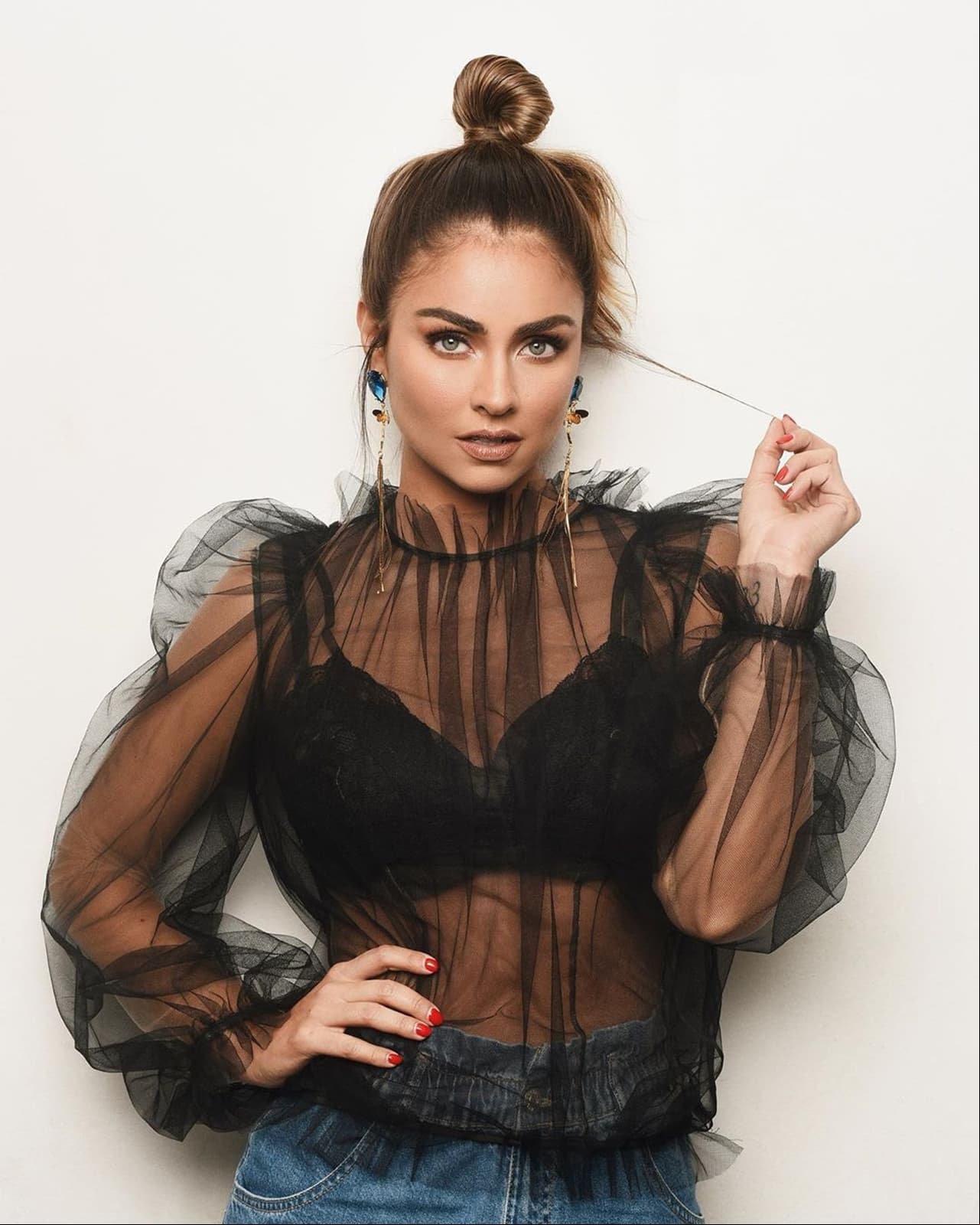 Claudia Martín revela los detalles de su boda religiosa: “Estamos nerviosos, pero muy contentos”