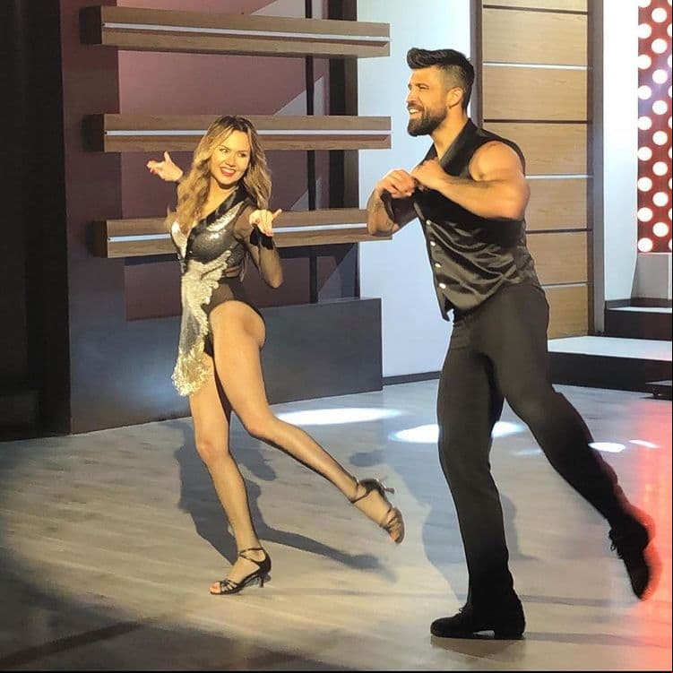 Ahora Silverio se encuentra en el reality Las Estrellas bailan en Hoy, donde forma pareja con Michelle Vieth.
