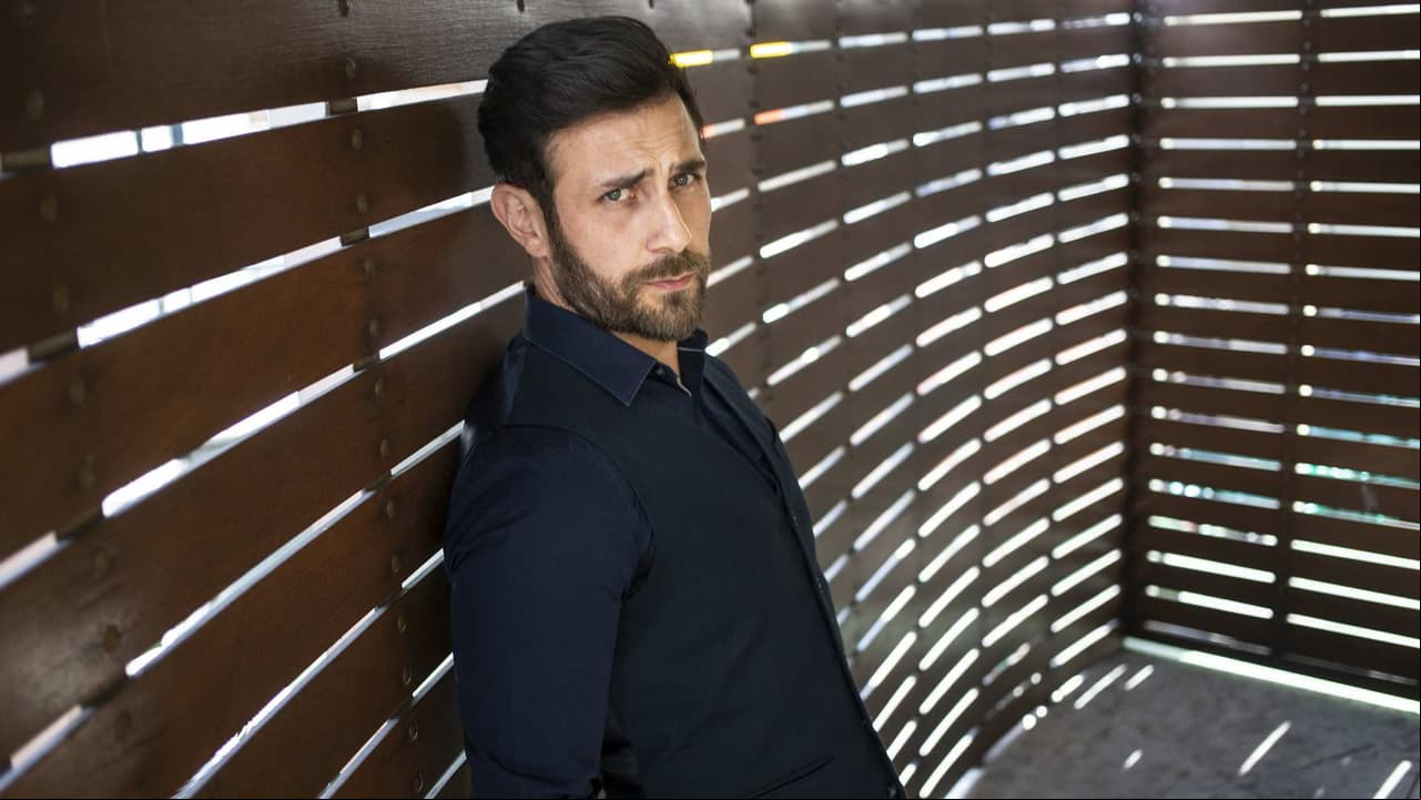 Carlos Ferro confiesa que extrañaba estar en la pantalla: “Me siento nervioso”