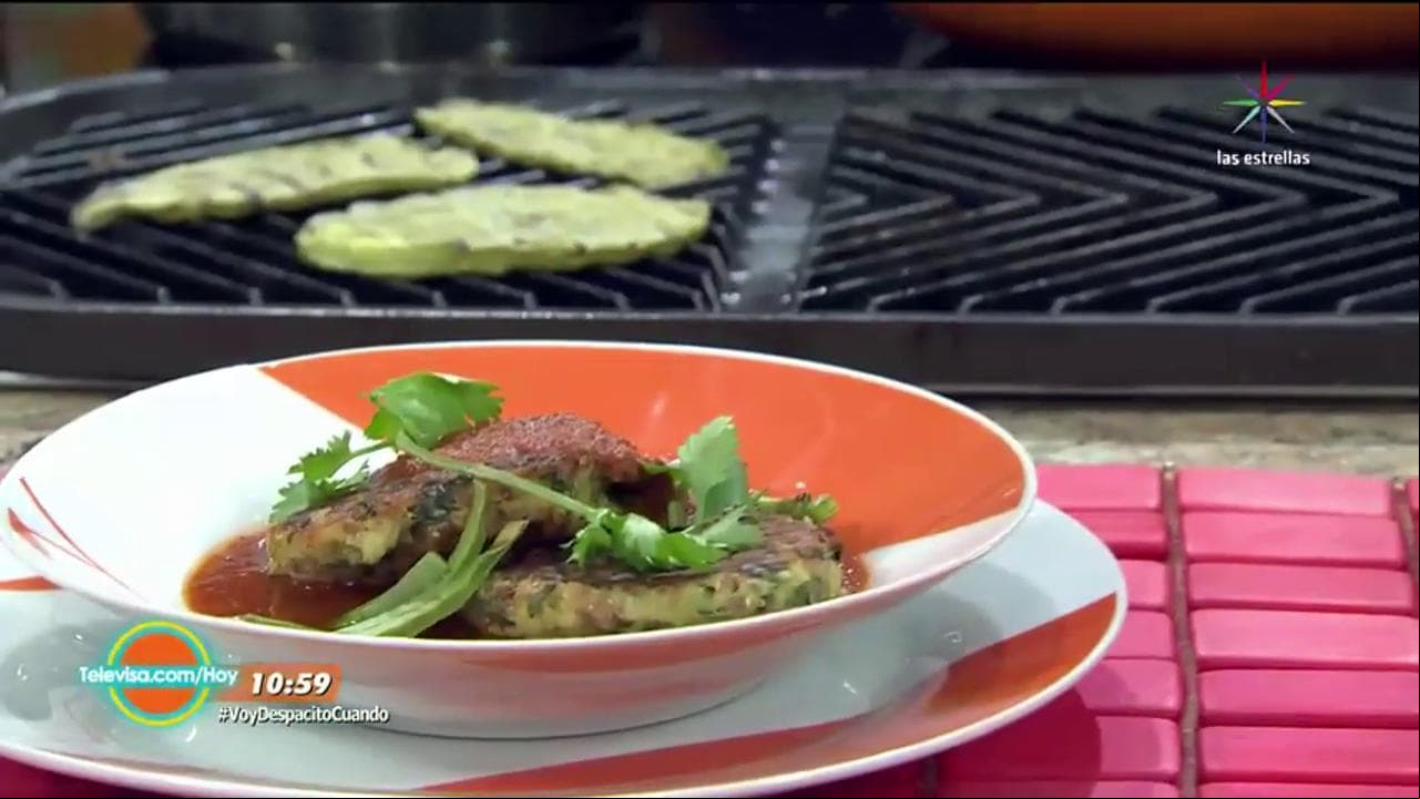 Cocina Tortitas de espinaca y atún en chile pasilla