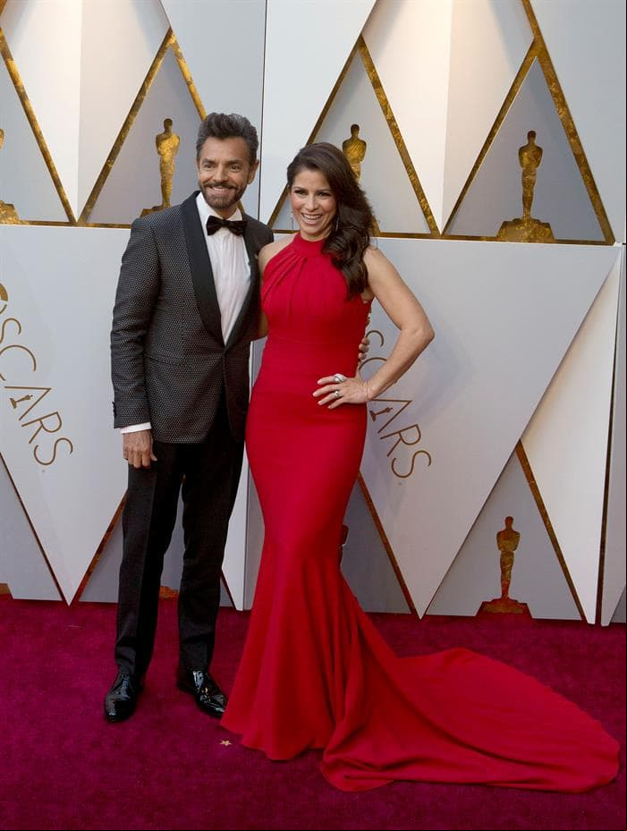 Eugenio Derbez y Alessandra Rosaldo fueron de los más elegantes de la noche, desfilando como todas unas estrellas de Hollywood.