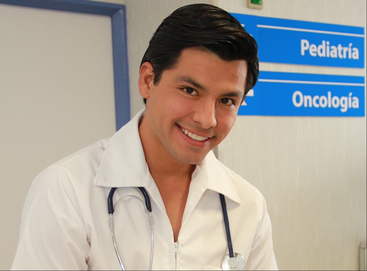 ENTREVISTA: ¡Cruz Rendel prefiere ser enfermero que doctor!