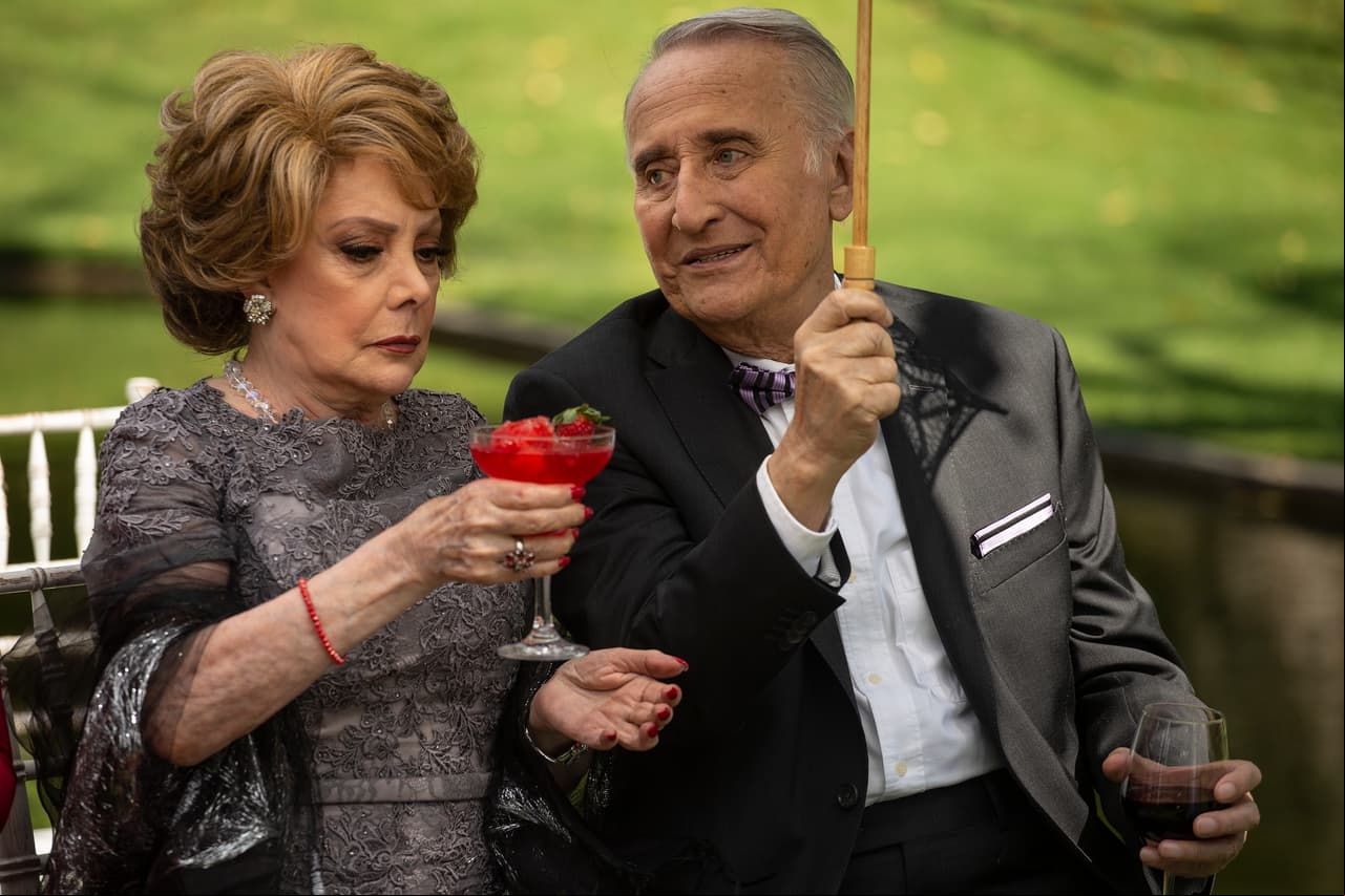 Maty y Jaime fueron de los invitados más queridos. Obvio no podían faltar las margaritas para la abuela de la novia.