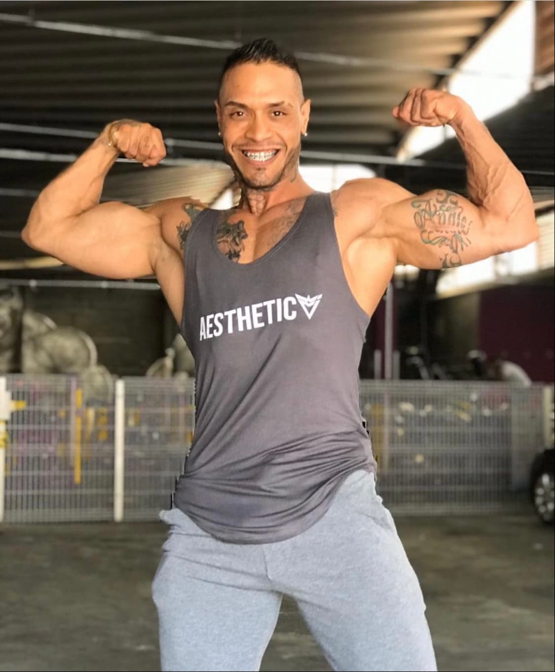 Respecto a cuál es la identidad de su "amante", de acuerdo con información de su cuenta de Instagram, Montaño es un joven apasionado del fitness, incluso a nivel profesional.