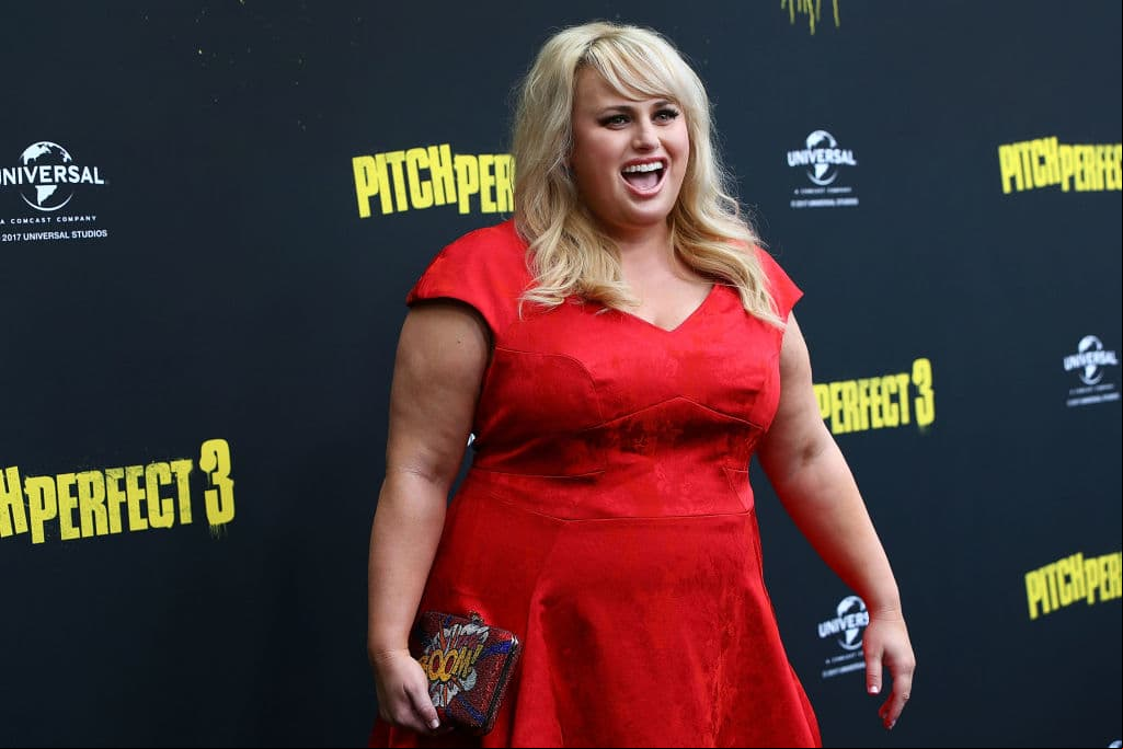 Rebel Wilson es una de las australianas más talentosas de la industria cinematográfica, en la que alcanzó la fama mundial por su papel de ‘Fat Amy’ en la película ‘Pitch Perfect’. Sin embargo, la actriz tomó la decisión de transformar su imagen y deshacerse de los kilos de más, hecho que comenzó a finales de 2019.