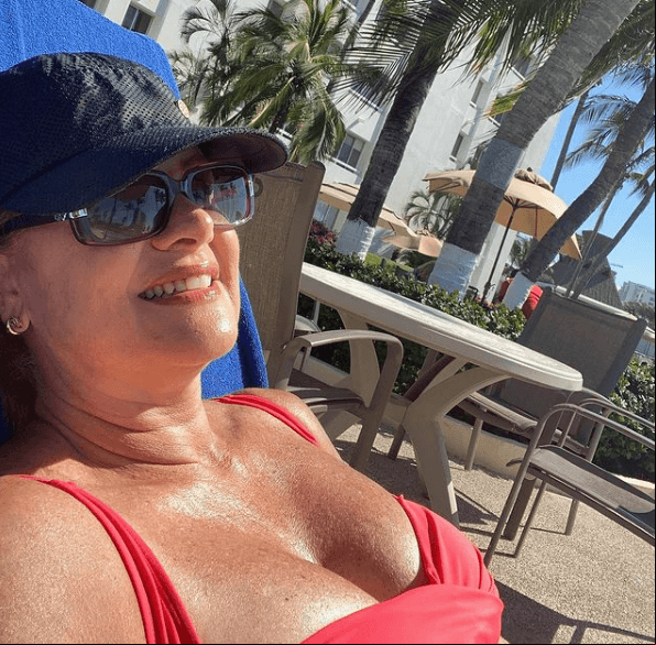 Erika BuenfilLa actriz comparte imágenes desde la playa, cerrando un año de mucho éxito profesional.