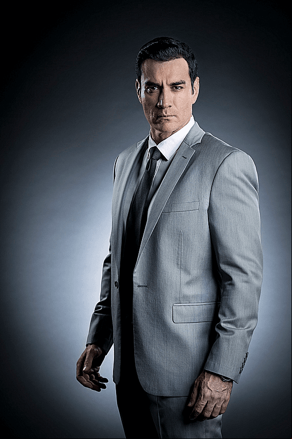 Ricardo Bustamante, interpretado por David Zepeda