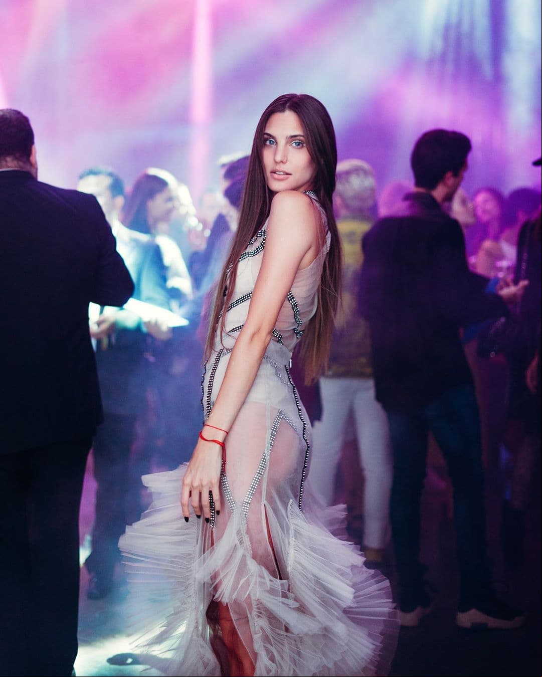 El pasado 10 de octubre, Macarena fue parte del tercer día del Fashion Week México 2019, modelando uno de los vestidos que diseñó junto a Alexia Ulibarri. “Decidimos hacer este vestido inspirado en todas ustedes. En esas ganas de ser nosotras sin filtro, así, transparentes y dejando brillar todo eso que grita con fuerza UNICIDAD”, expresó la actriz en su cuenta de Instagram.